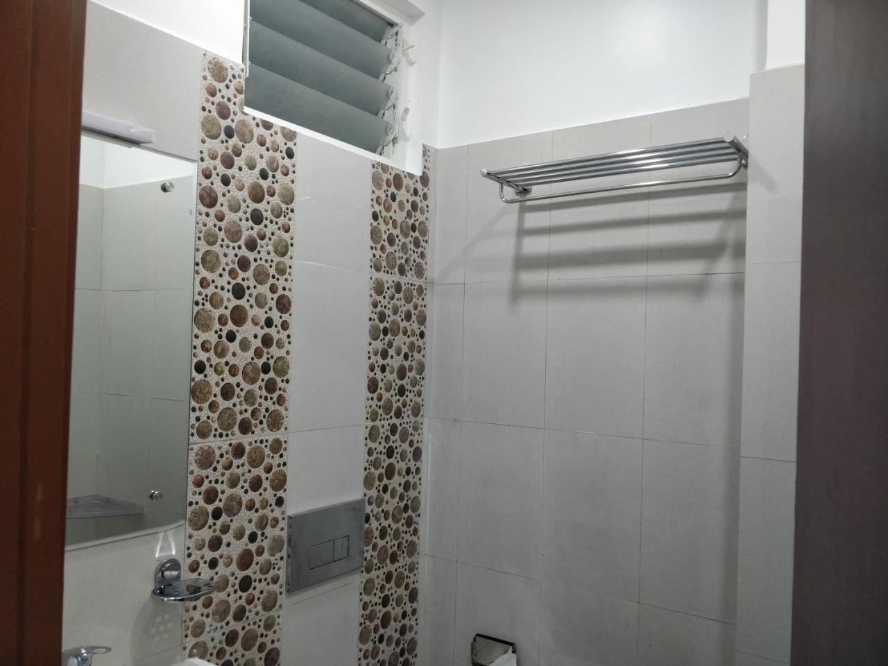 Oyo 16871 Anant Home Stay Shillong Exterior photo